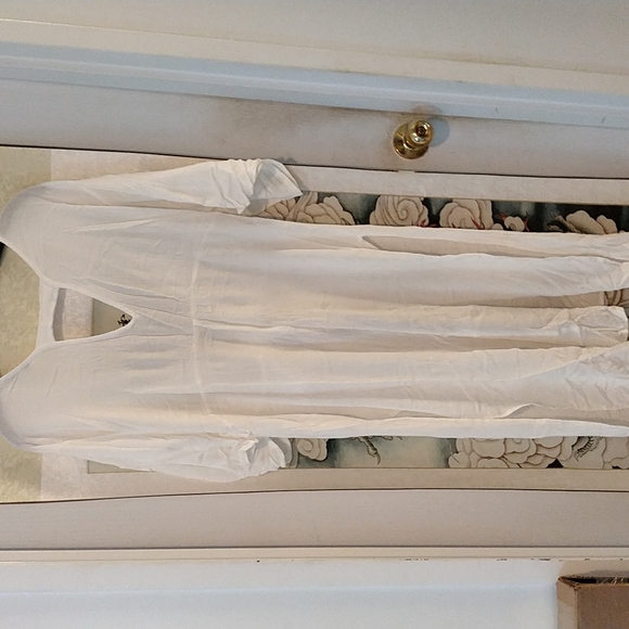 Fashion Nova wrap shirt - Picture 3 of 3